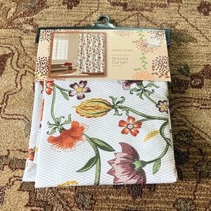 Paisley Grace 72”x72” water resistant floral shower curtain
